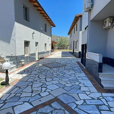 Hotel Hotel-gjovalini