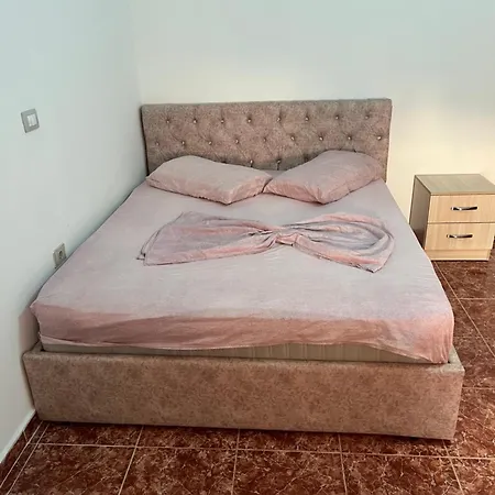 Hotel-gjovalini * Lezhë